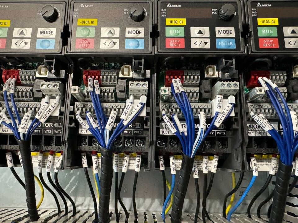 sterowniki i okablowanie